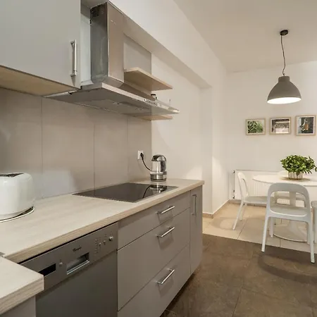 City Beach Apartment Apartament *