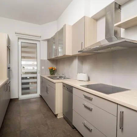 City Beach Apartment Apartament *